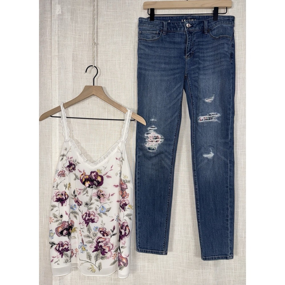 White House Black Market Outfit Jeans 6 Floral Embroidered Tank Top M Shirt‎